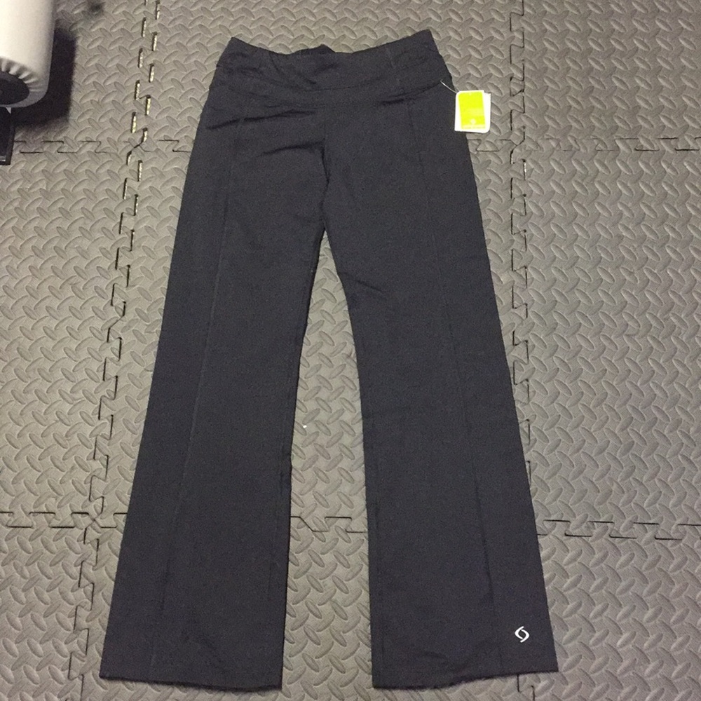 Moving Comfort black Flow yoga pants NWT Small